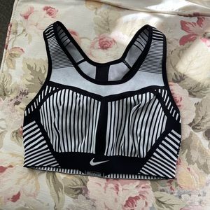Nike FE/NOM Flyknit Women’s High Support Sports Bra